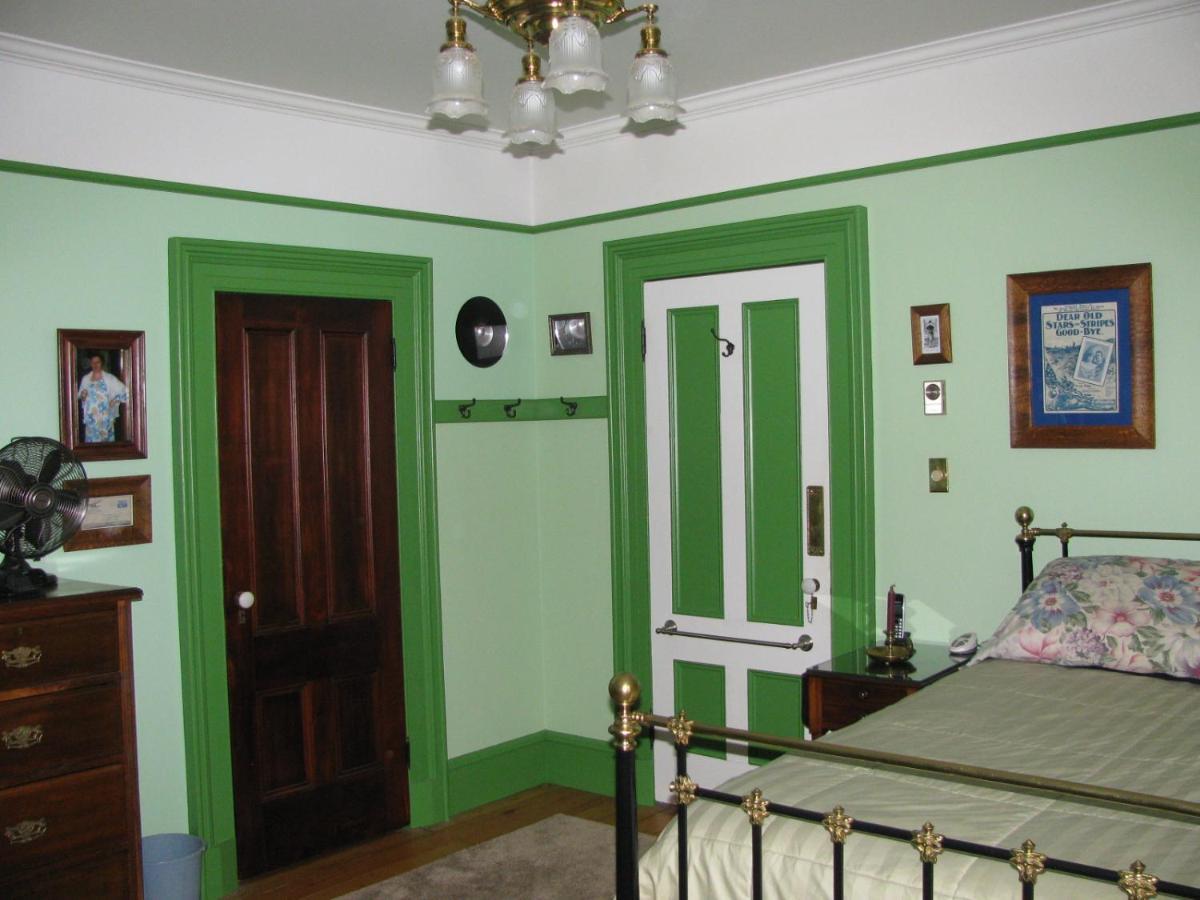 Gower Manor Historic Bed & Breakfast Сент Джонс Екстериор снимка