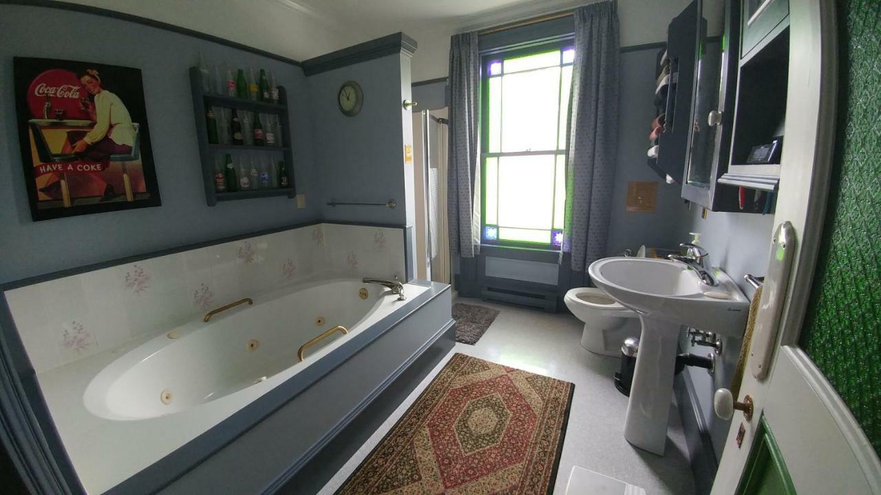 Gower Manor Historic Bed & Breakfast Сент Джонс Екстериор снимка