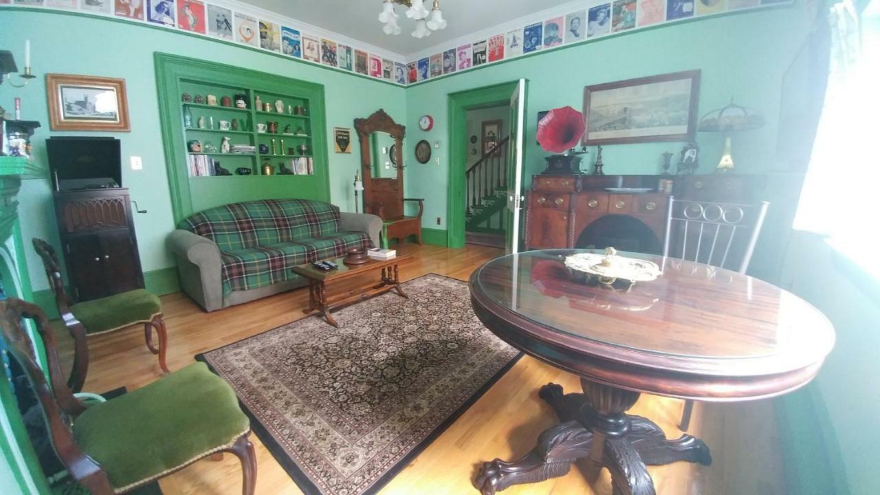Gower Manor Historic Bed & Breakfast Сент Джонс Екстериор снимка