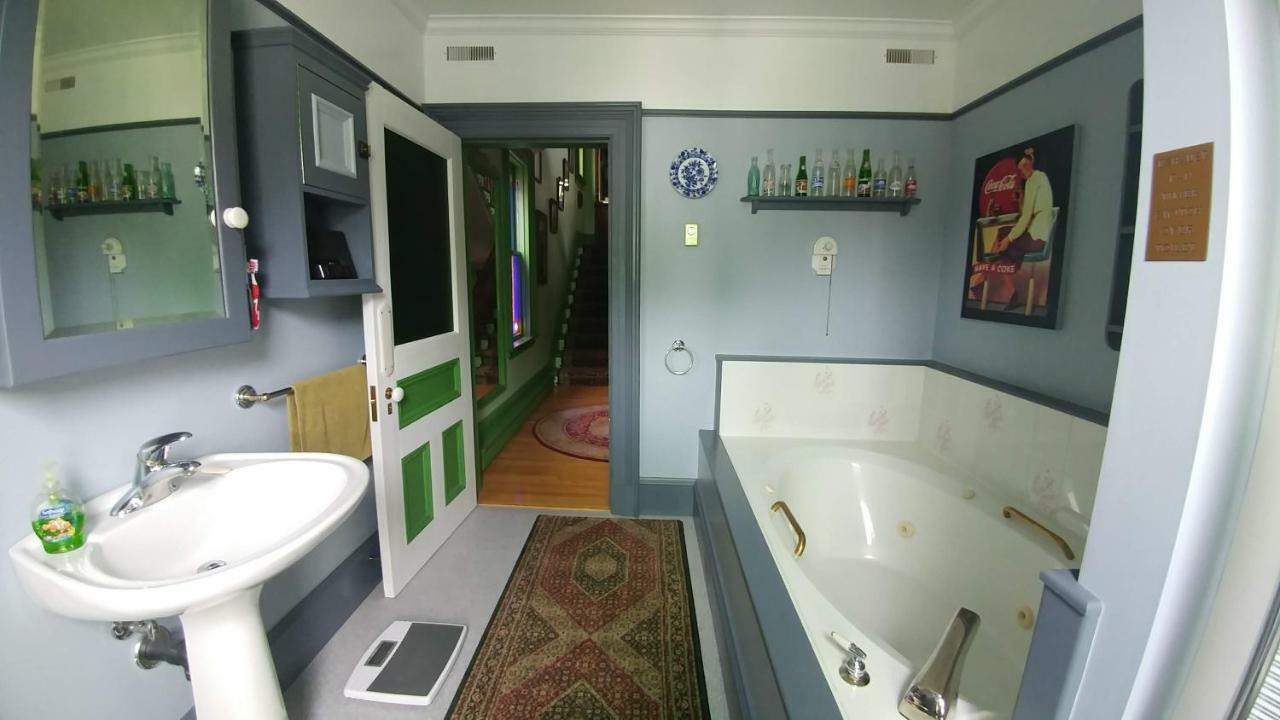 Gower Manor Historic Bed & Breakfast Сент Джонс Екстериор снимка